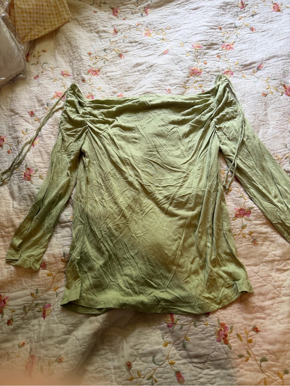 Women’s Light Sage Green Off-the-Shoulder Long Sleeve Blouse